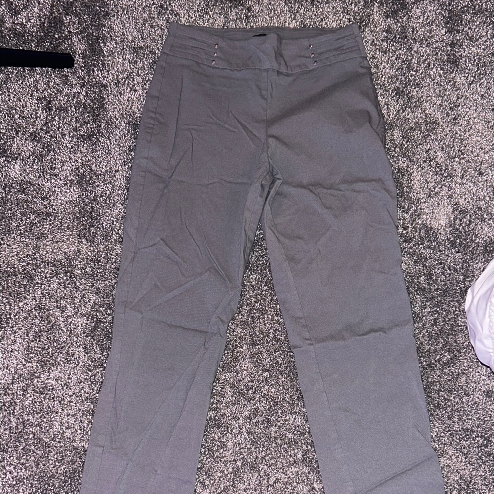 Gray High-Waisted Short Pants